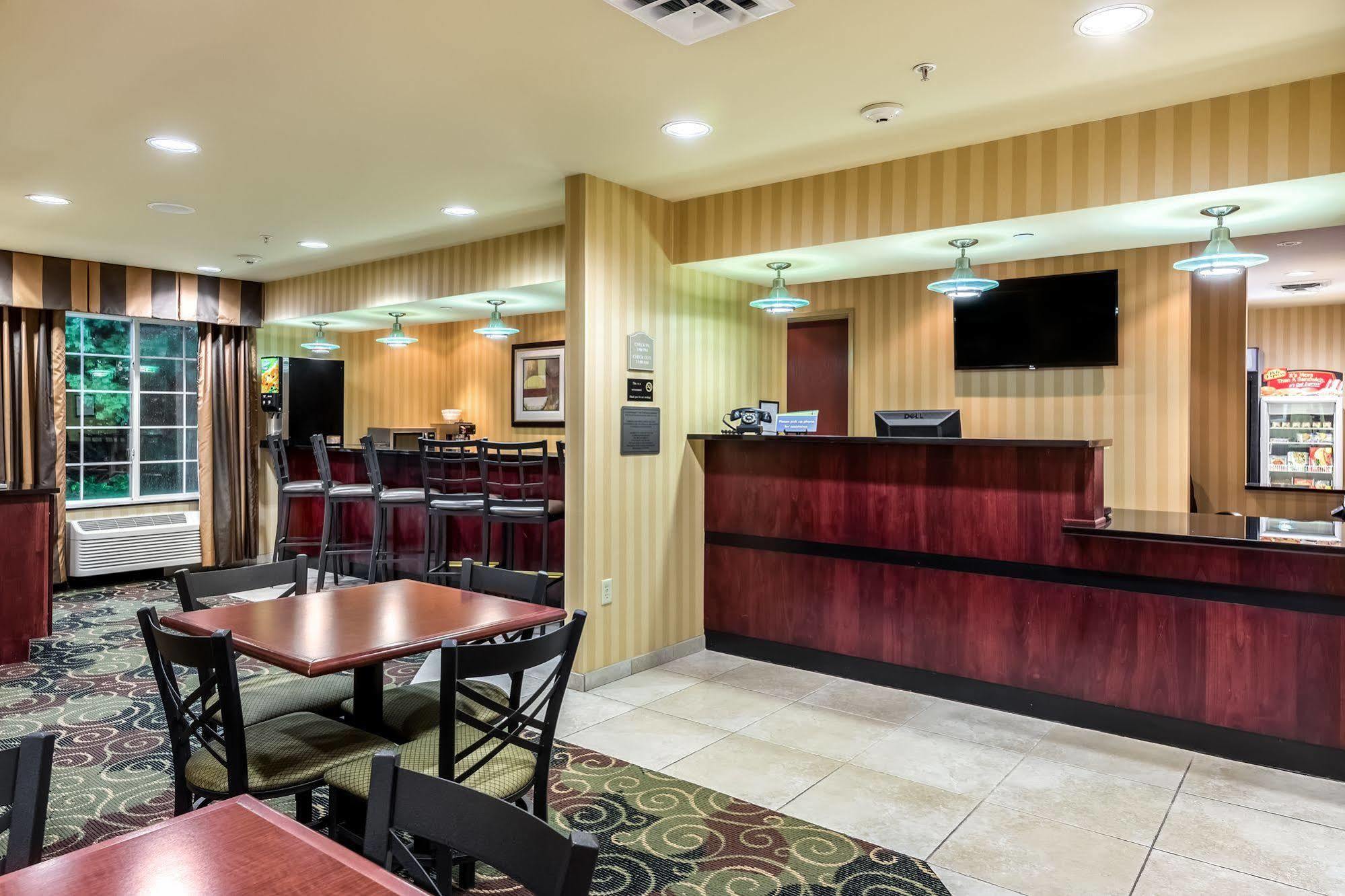 Cobblestone Inn & Suites - Vinton, Ia Экстерьер фото
